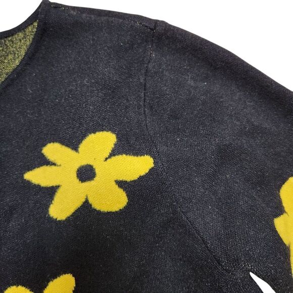 🇬🇪🔹️Forever 21 Black w/Yellow Daisies Knit Long Sleeve Sweater Large - Picture 6 of 9